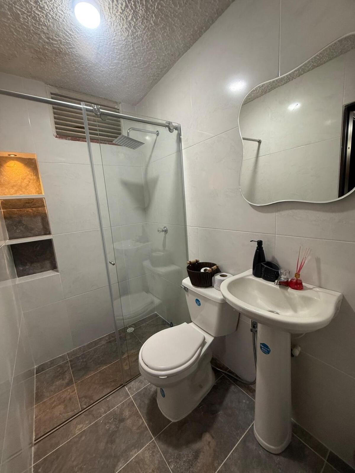Hermosa Habitacion A Una Cuadra Del Ventura Plaza 3 Cúcuta Екстериор снимка